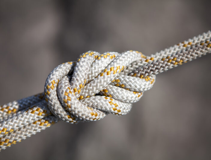 Safety knot, white rope